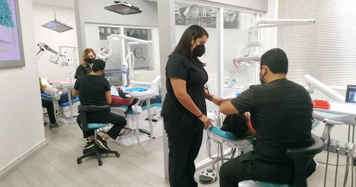 Clínica Dental Pro, Dentistas especializados