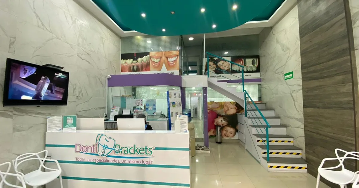 Dentibrackets® Clínica Dental | Plaza Exhibimex
