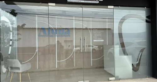 Aluna Dental – Periodoncia e implantes – Ortodoncia – Diseño de sonrisa, consultorio dental en Zamora, Michoacán