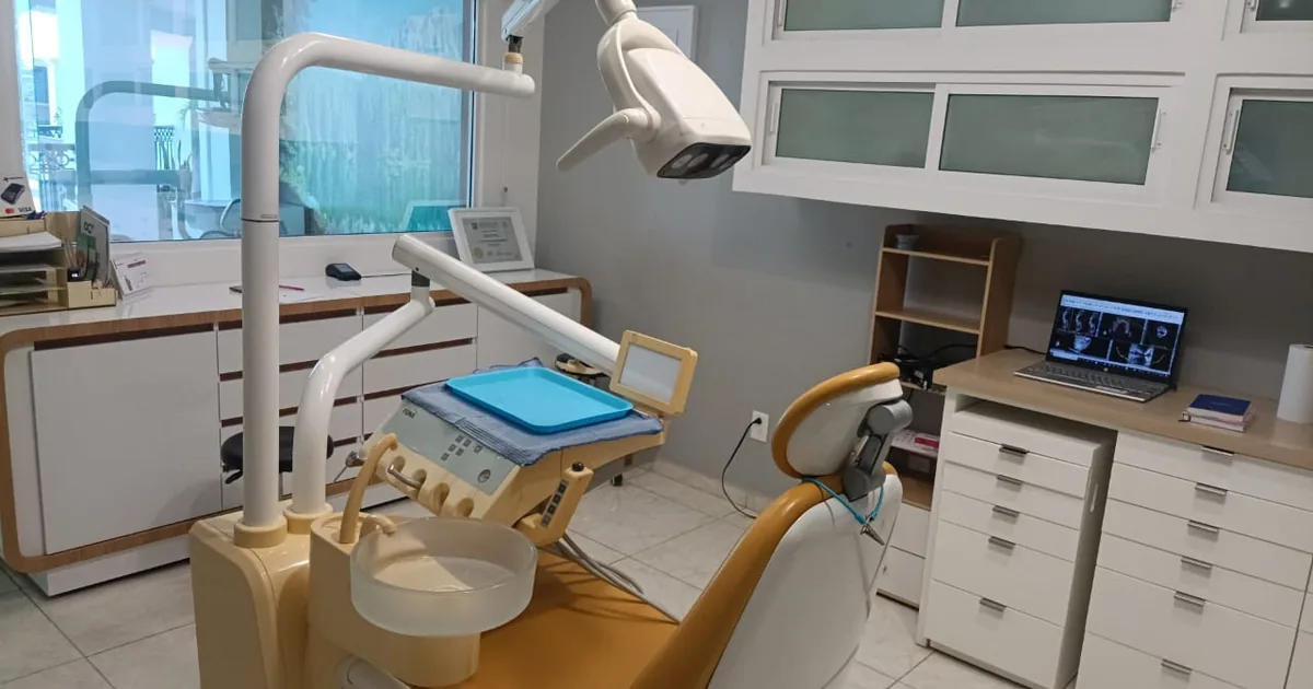 Rehabilitación Dental dentista Cancún endodoncia implantes prótesis fija